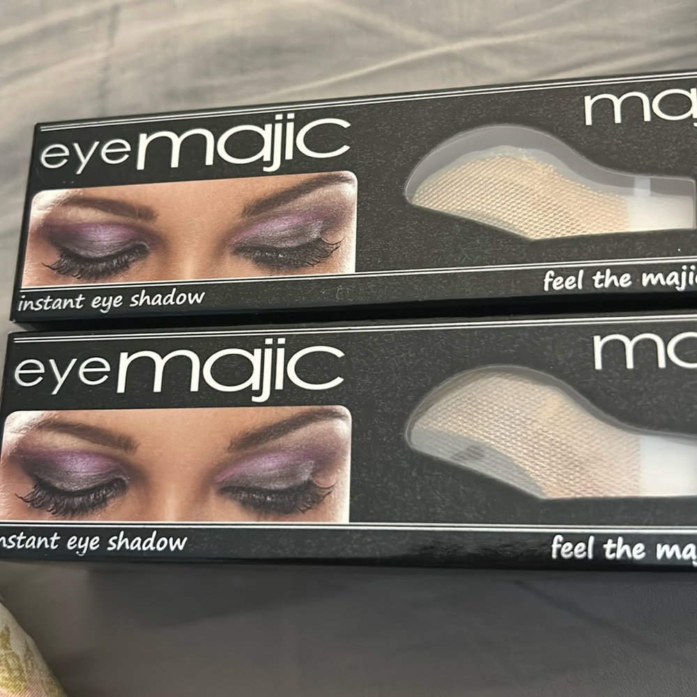 Eye Majic Instant eye shadow!! 10sets